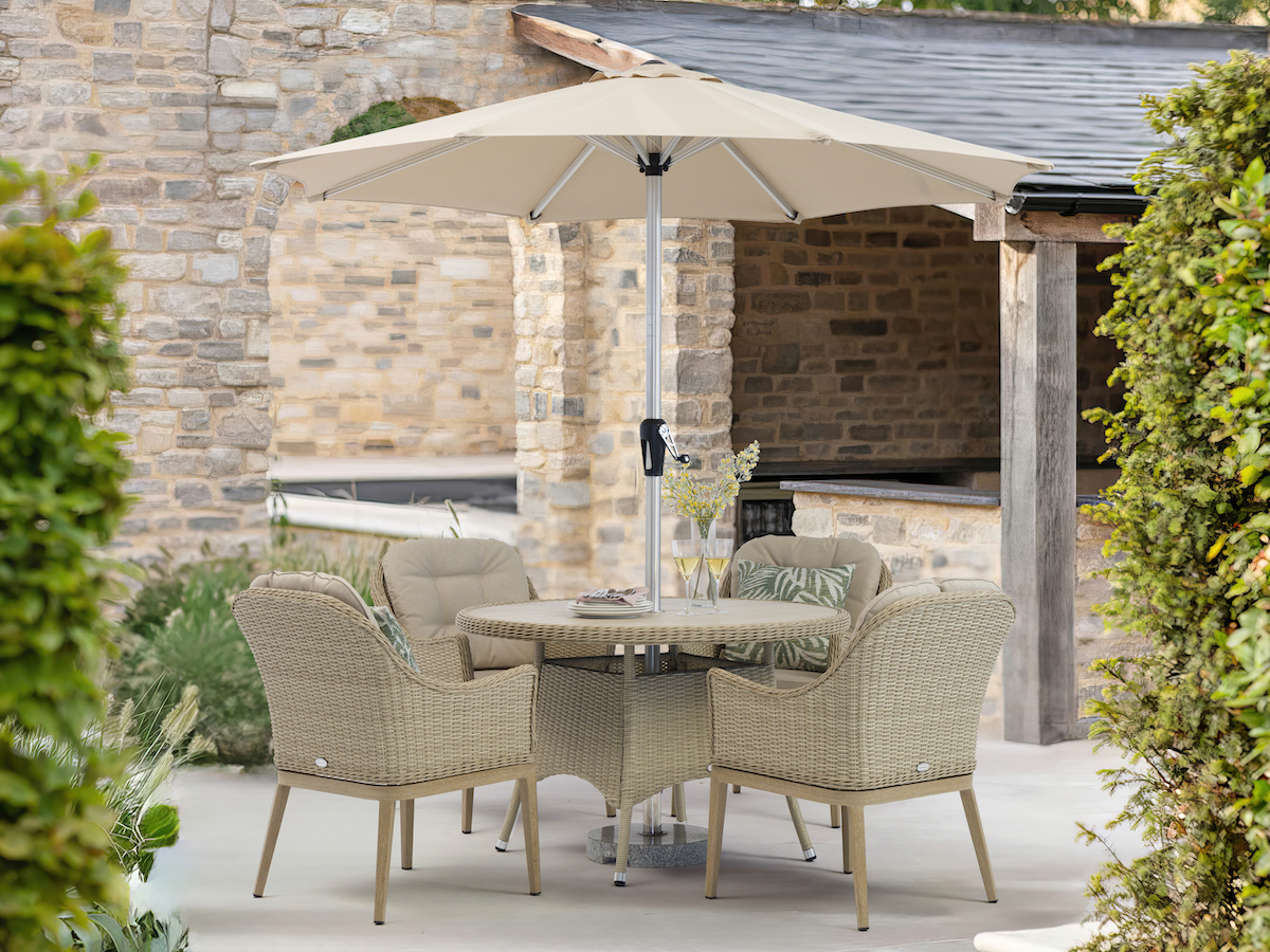 Monterey Vogue four-seater dining set with parasol